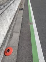 歩道境界ポールの破損