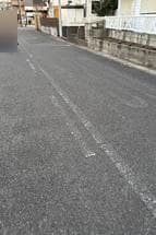 蘇我駅西口・線路沿い道路の白線消失による危険について