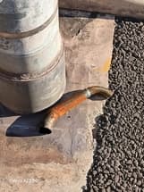  謎の金属パイプ