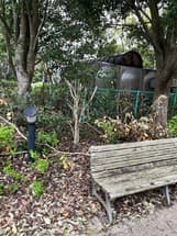 遊歩道の街灯の破損