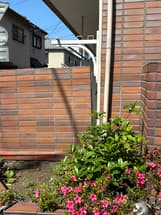 壁が倒れてきそうで危険⚠️