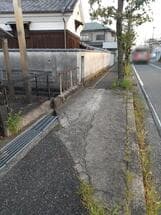 歩道めくれ、ひび割れ
